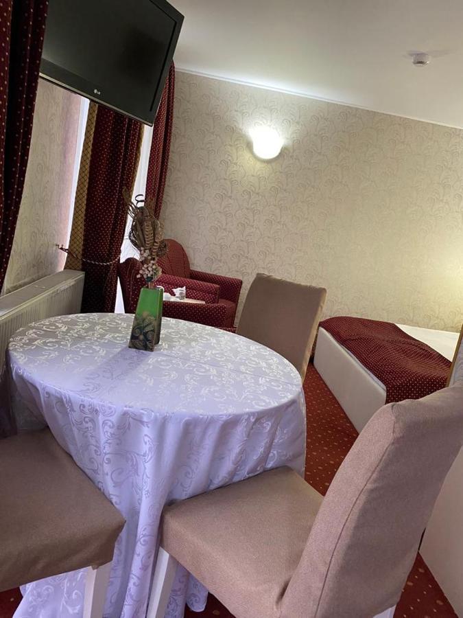 Hotel Miraj - Restaurant & Sauna & Biliard Poiana Brasov Luaran gambar