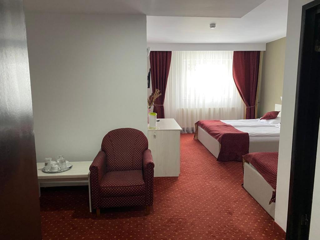 Hotel Miraj - Restaurant & Sauna & Biliard Poiana Brasov Bilik gambar