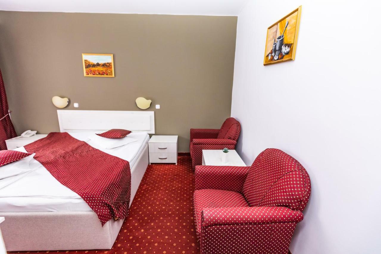Hotel Miraj - Restaurant & Sauna & Biliard Poiana Brasov Luaran gambar