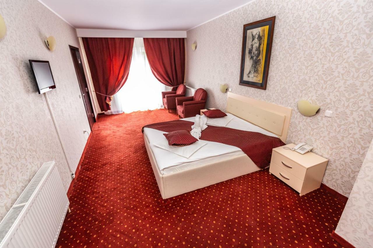 Hotel Miraj - Restaurant & Sauna & Biliard Poiana Brasov Luaran gambar