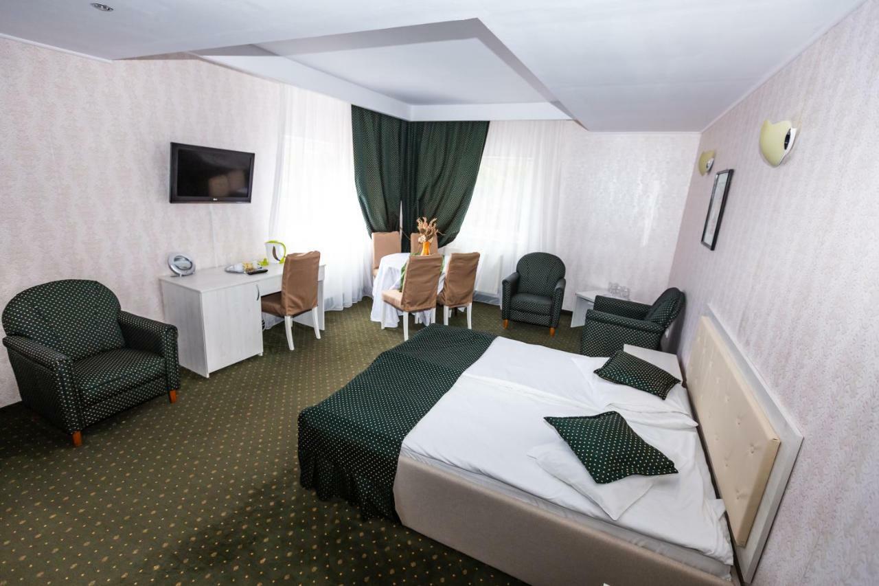 Hotel Miraj - Restaurant & Sauna & Biliard Poiana Brasov Luaran gambar