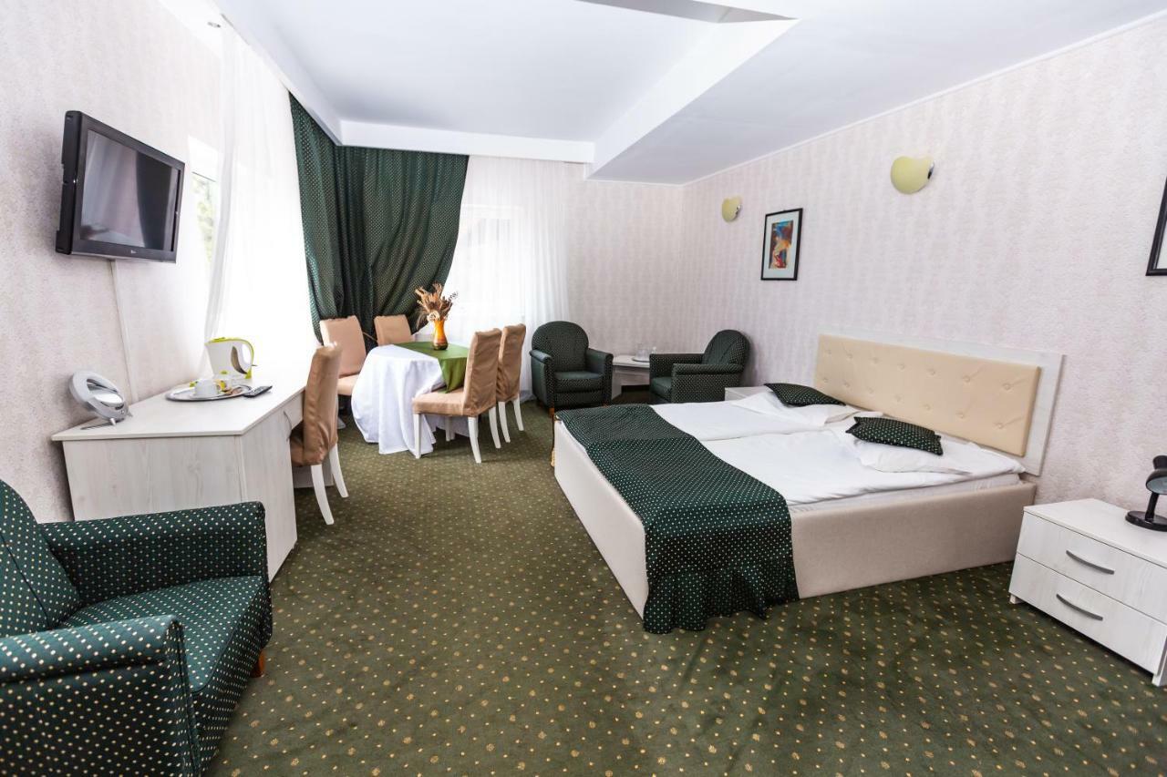 Hotel Miraj - Restaurant & Sauna & Biliard Poiana Brasov Luaran gambar